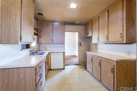 560 Hickory Ln, Pasadena, CA 91103 photo 8