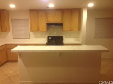 45337 Robinson Dr, Lancaster, CA 93535 photo 1