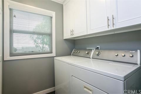 1900 Amber Ln, Burbank, CA 91504 photo 17