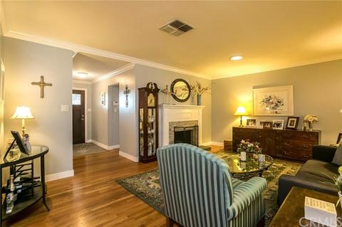 1900 Amber Ln, Burbank, CA 91504 photo 3