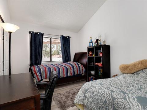 1082 Thistlegate Rd, Oak Park, CA 91377 photo 14