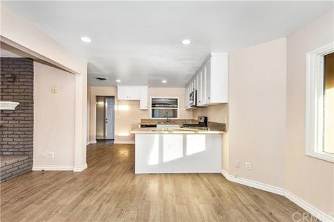 620 E Shamrock St, Rialto, CA 92376 photo 6