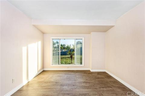 620 E Shamrock St, Rialto, CA 92376 photo 18