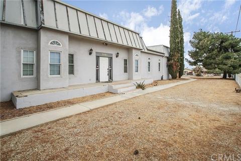 18501 Mecca St, Hesperia, CA 92345 photo 2