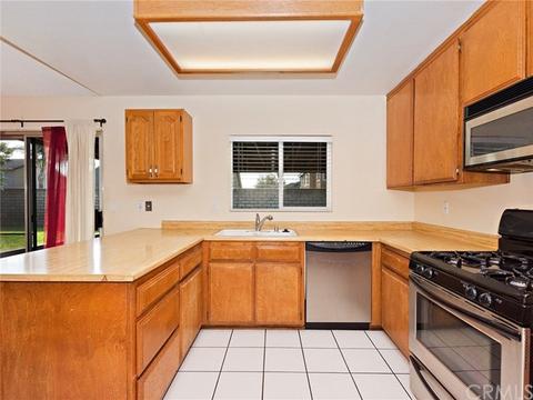15491 Sandhurst St, Fontana, CA 92336 photo 10