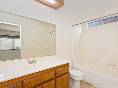 15491 Sandhurst St, Fontana, CA 92336 photo 21