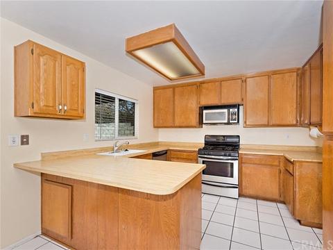 15491 Sandhurst St, Fontana, CA 92336 photo 8