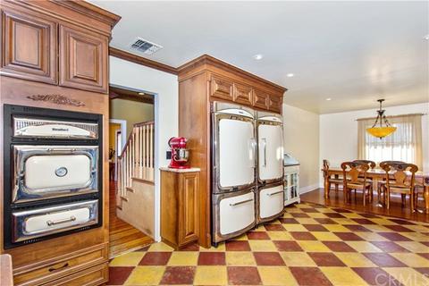 423 E 10th St, Corona, CA 92879 photo 9