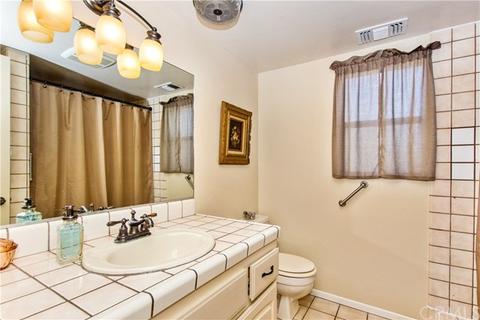 423 E 10th St, Corona, CA 92879 photo 11