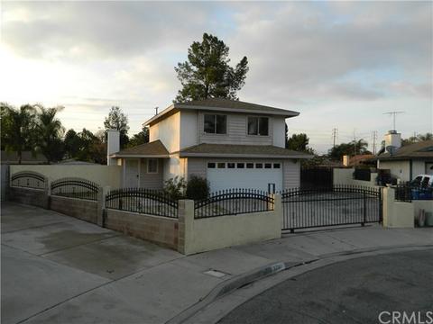 3781 Erin Ct, Riverside, CA 92501 photo 2