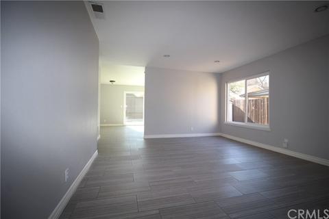 9840 Mandalay Ct, Riverside, CA 92503 photo 4