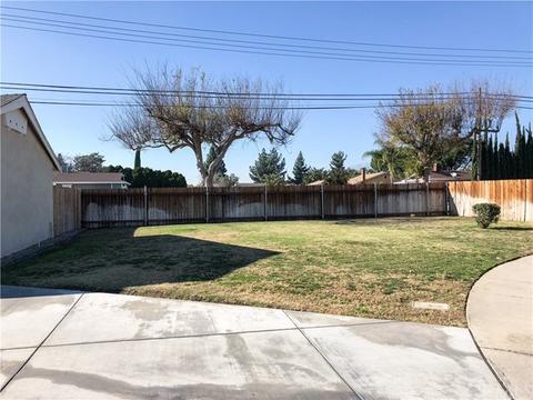 2895 Saint Elmo Dr, Rialto, CA 92376 photo 2