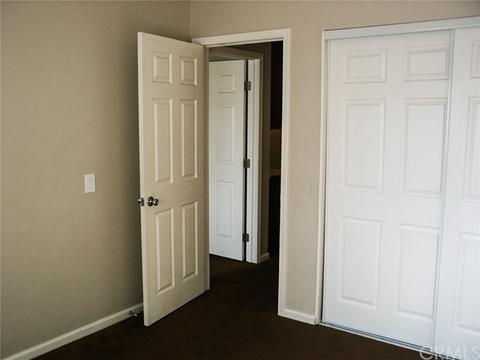 2895 Saint Elmo Dr, Rialto, CA 92376 photo 15