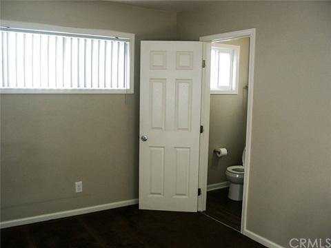 2895 Saint Elmo Dr, Rialto, CA 92376 photo 17