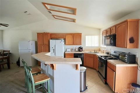 9038 Malpaso, Phelan, CA 92371 photo 5