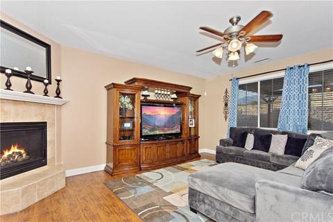 15176 Hawk St, Fontana, CA 92336 photo 4