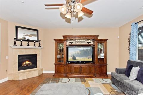 15176 Hawk St, Fontana, CA 92336 photo 5