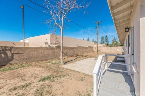 214 E Carter St, Rialto, CA 92376 photo 36