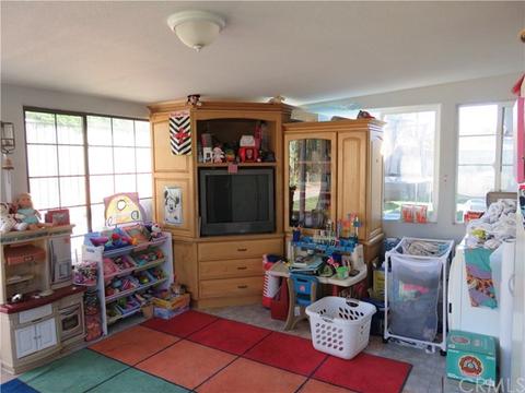 5392 Denver St, Montclair, CA 91763 photo 8