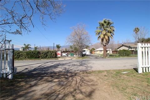 7529 Victoria Ave, Highland, CA 92346 photo 46