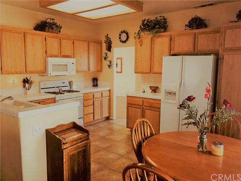 28606 Kristin Ln, Highland, CA 92346 photo 4