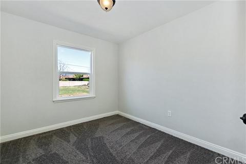600 W Ramona Dr, Rialto, CA 92376 photo 14