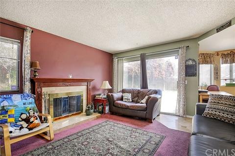 7541 Lily Ct, Fontana, CA 92336 photo 8