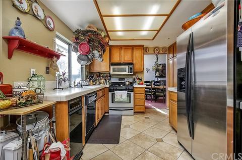 7541 Lily Ct, Fontana, CA 92336 photo 7