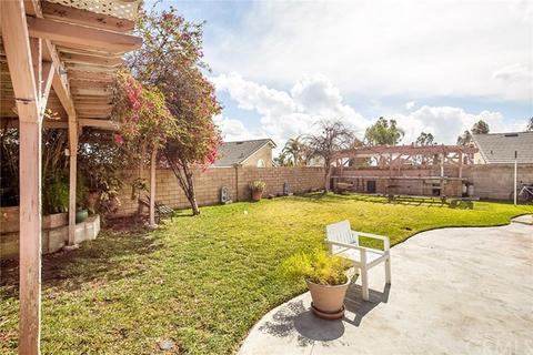7541 Lily Ct, Fontana, CA 92336 photo 16