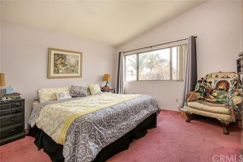 7541 Lily Ct, Fontana, CA 92336 photo 13