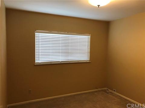 678 E Wilson St, Rialto, CA 92376 photo 9