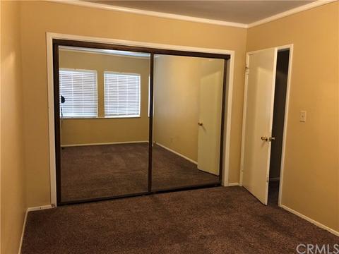 678 E Wilson St, Rialto, CA 92376 photo 7