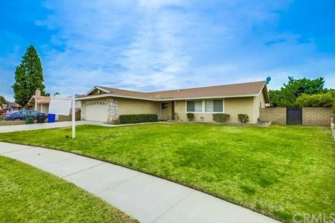 429 E Scott St, Rialto, CA 92376 photo 2