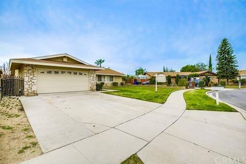 429 E Scott St, Rialto, CA 92376 photo 3