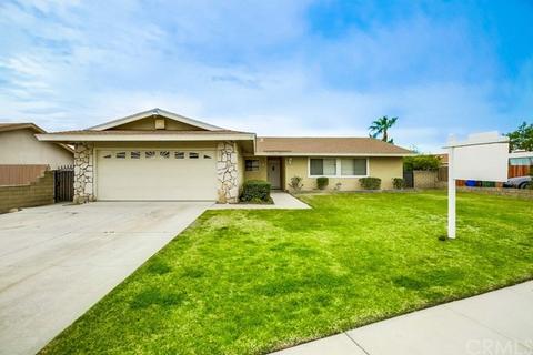 429 E Scott St, Rialto, CA 92376 photo 1