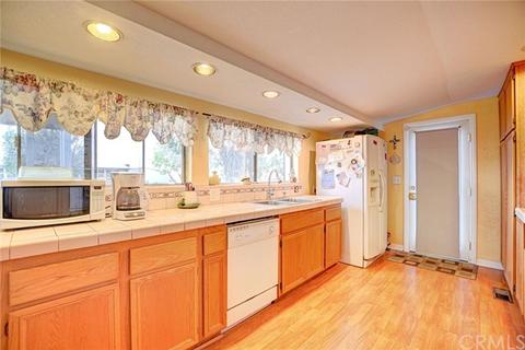 755 W Laurel St, Colton, CA 92324 photo 3