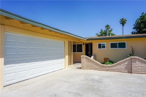 554 E King St, Rialto, CA 92376 photo 3