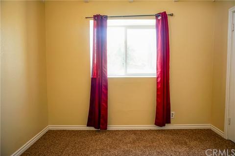 554 E King St, Rialto, CA 92376 photo 12