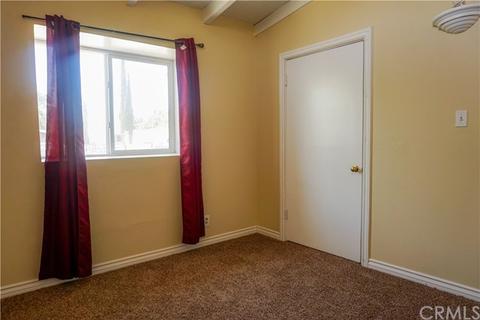 554 E King St, Rialto, CA 92376 photo 13