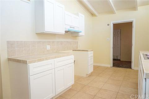 554 E King St, Rialto, CA 92376 photo 29