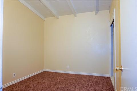 554 E King St, Rialto, CA 92376 photo 5