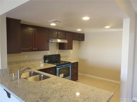 19270 Elm Dr, Apple Valley, CA 92308 photo 2