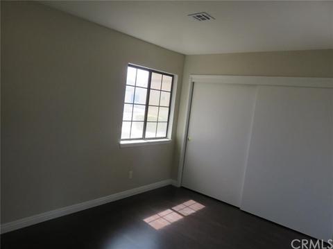 19270 Elm Dr, Apple Valley, CA 92308 photo 4