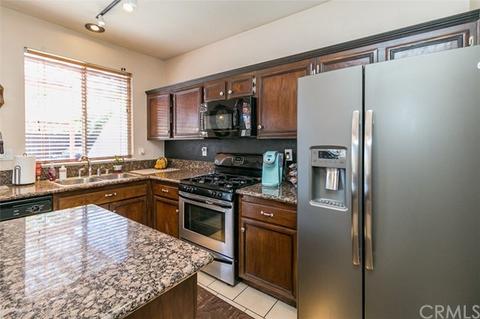 11611 Peacock Ln, Fontana, CA 92337 photo 21
