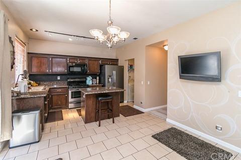 11611 Peacock Ln, Fontana, CA 92337 photo 18