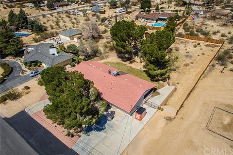 19470 Siesta Dr, Apple Valley, CA 92307 photo 4