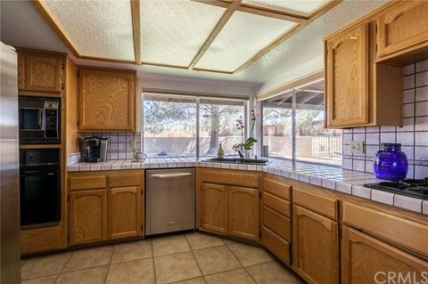 19470 Siesta Dr, Apple Valley, CA 92307 photo 15
