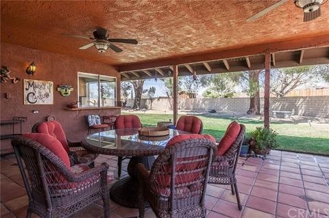 19470 Siesta Dr, Apple Valley, CA 92307 photo 2