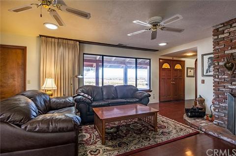 19470 Siesta Dr, Apple Valley, CA 92307 photo 10