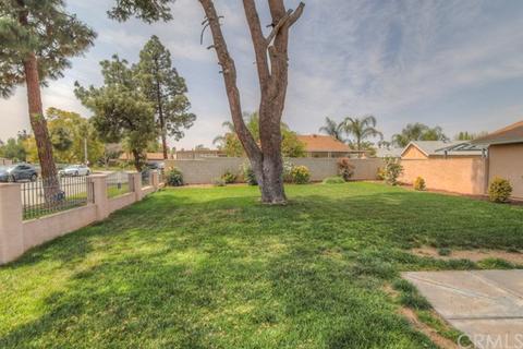 9559 Hobart Dr, Riverside, CA 92503 photo 2